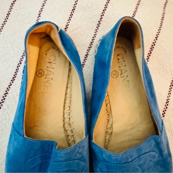 CHANEL blue suede logo espadrillea - Picture 3 of 13